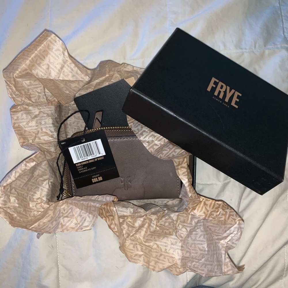 Frye Iliana small zip wallet gray
